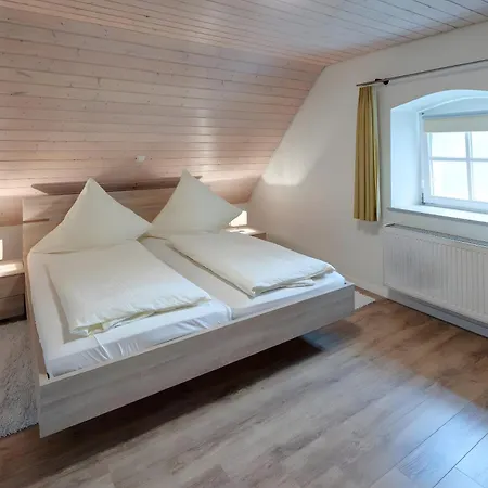 Hof In L I E B E S D O R F Gerabronn