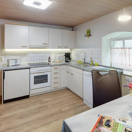 Hof In L I E B E S D O R F בית חווה