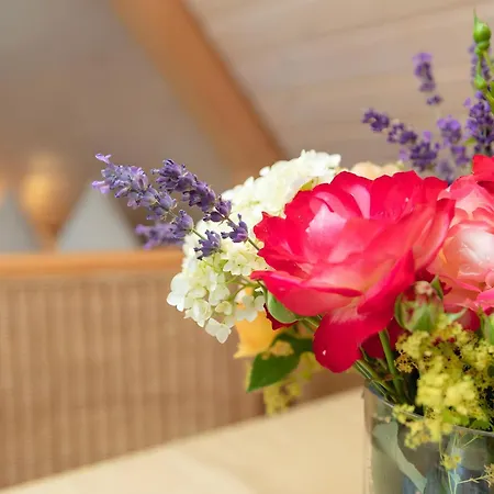 Hof In L I E B E S D O R F