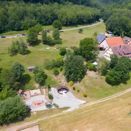 בית חווה Hof In L I E B E S D O R F *