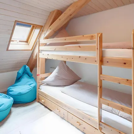 Hof In L I E B E S D O R F בית חווה